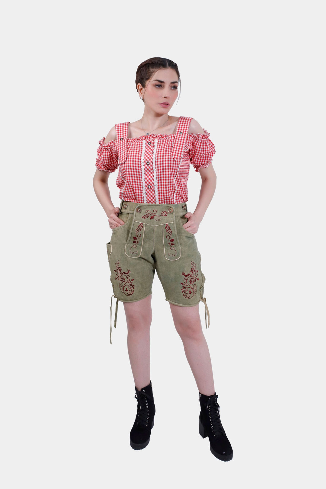 Halle Berry Lederhosen