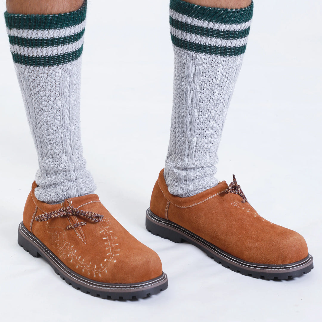 Zeitlose traditionelle kamelbraune Schuhe