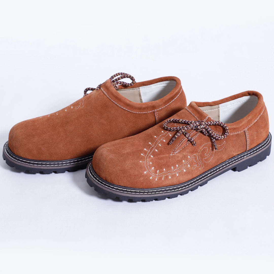 Zeitlose traditionelle kamelbraune Schuhe