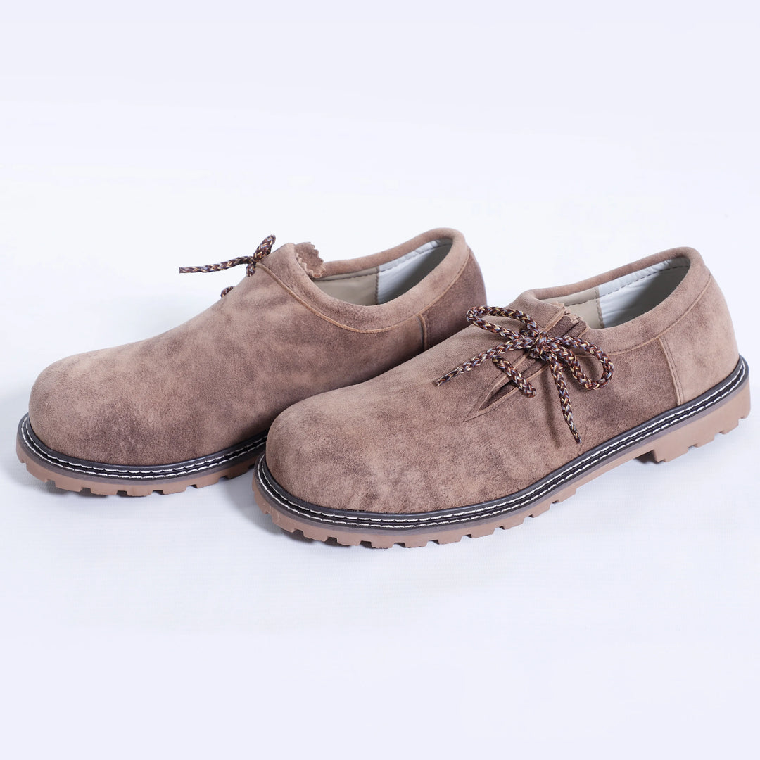 Traditionelle braune deutsche Lederhosen-Schuhe
