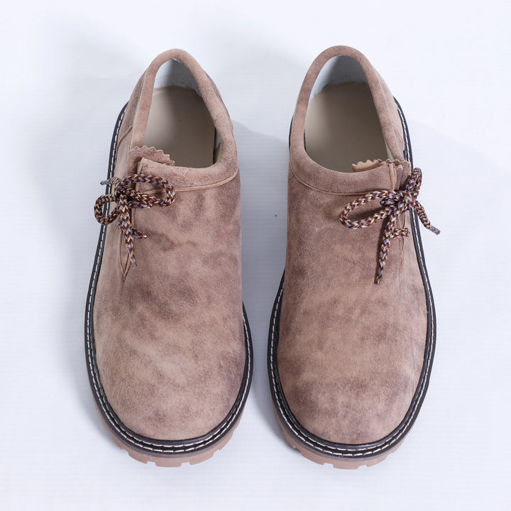 Traditionelle braune deutsche Lederhosen-Schuhe