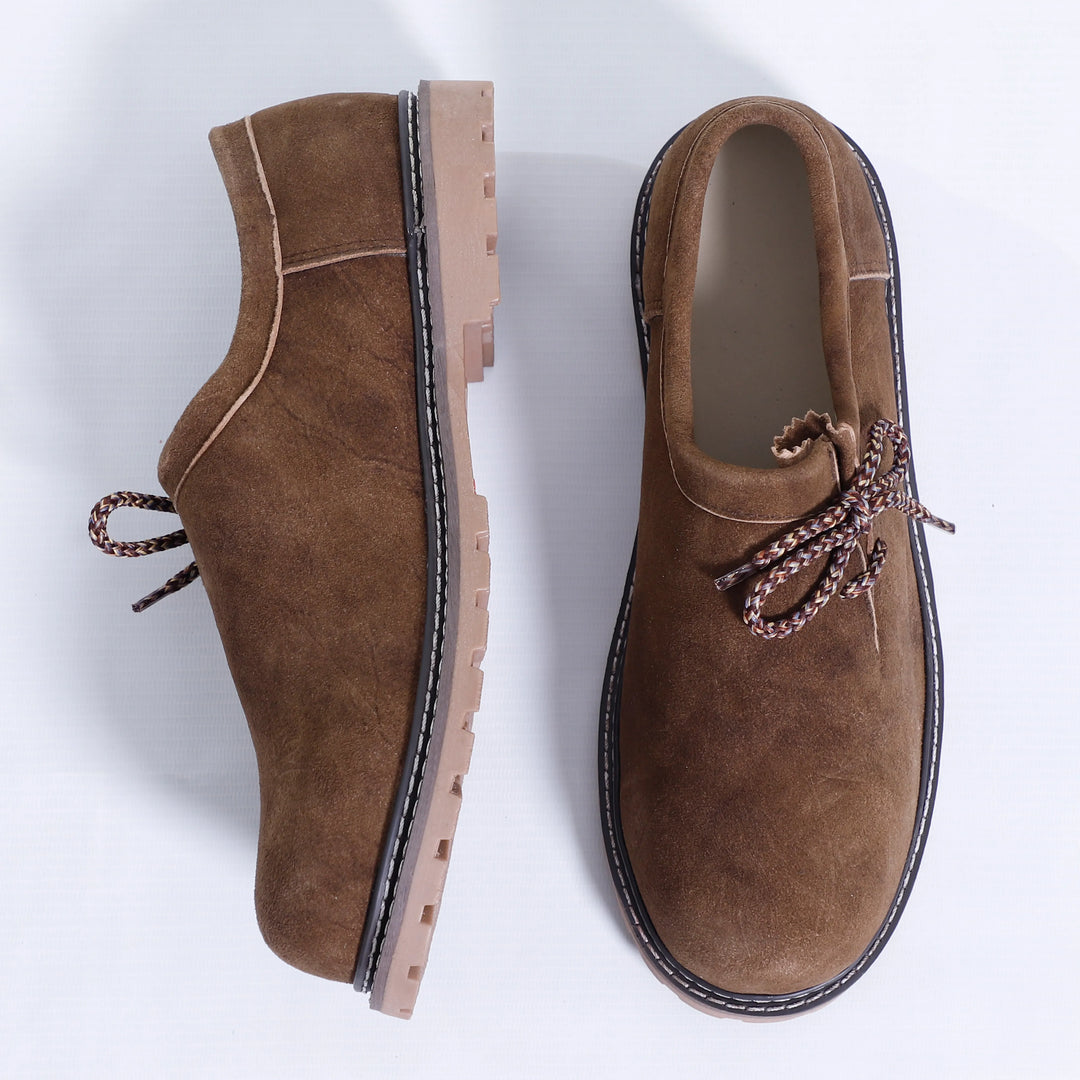 Trendige dunkelbraune Lederhosen-Herrenschuhe